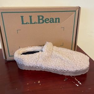 Woman’s LL Bean Slippers